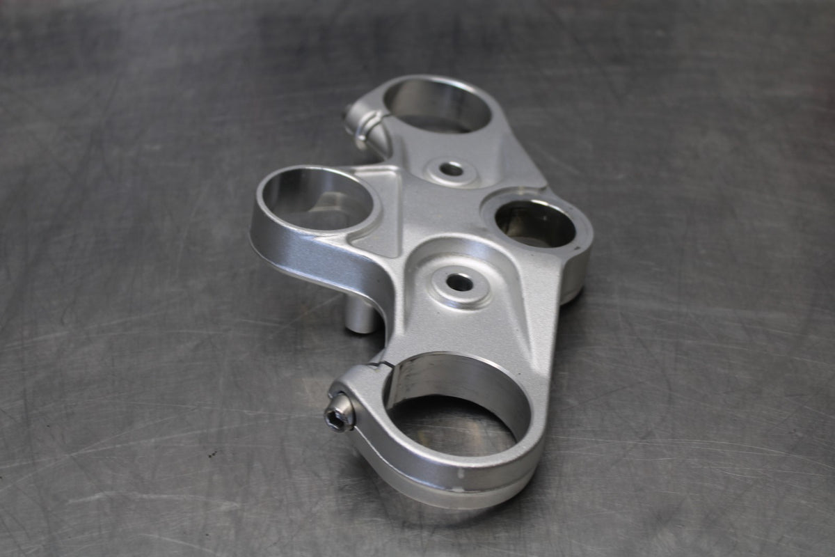 16 APRILIA TUONO V4 1100 FORKS UPPER TRIPLE TREE CLAMP BB905