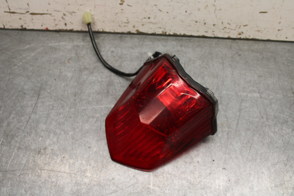 09-15 YAMAHA FZ6R REAR TAIL TAILLIGHT BACK BRAKE LIGHT BB719