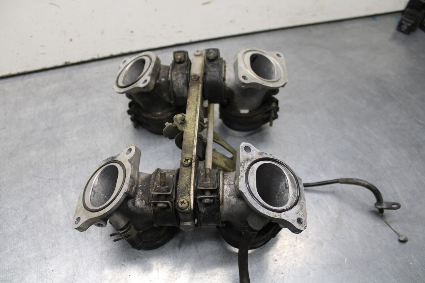 1998 Yamaha Vmax 1200 VMX1200 AIRBOX INTAKE VELOCITY STACKS BB620