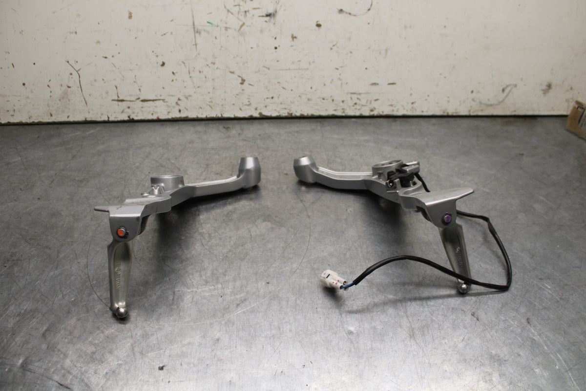 21-24 APRILIA TUONO 660 FACTORY RIGHT LEFT REARSETS REAR SET FOOT PEGS  BB733