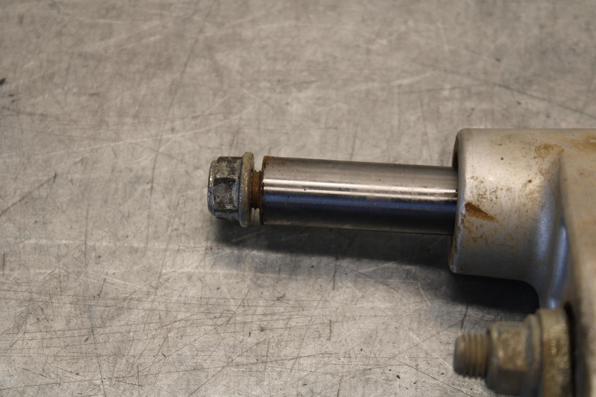 2015 Yamaha FZ09 REAR DOGBONE SHOCK LINKAGE LINK 1RC-2217A-00-00 BB69
