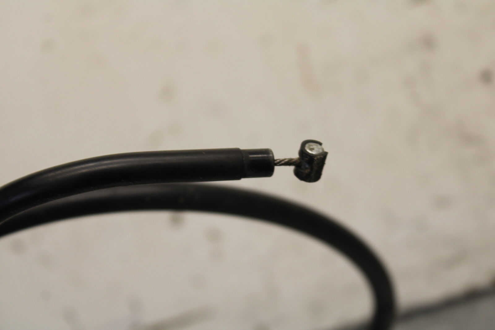 22-24 YAMAHA XSR900 CLUTCH CABLE LINE BB683