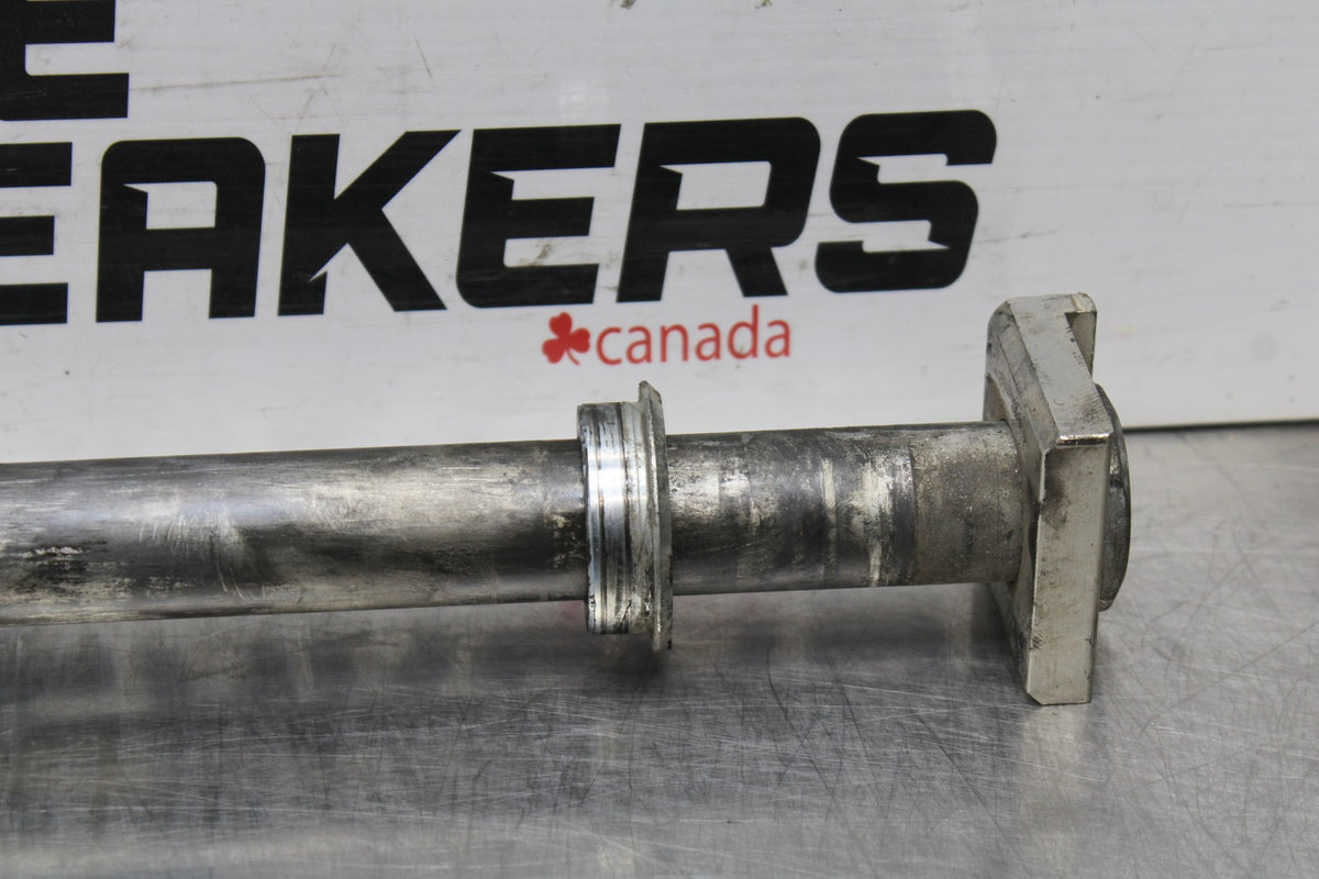 18 YAMAHA YZF R1  REAR AXLE BACK WHEEL RIM PIVOT BOLT AXEL BB838
