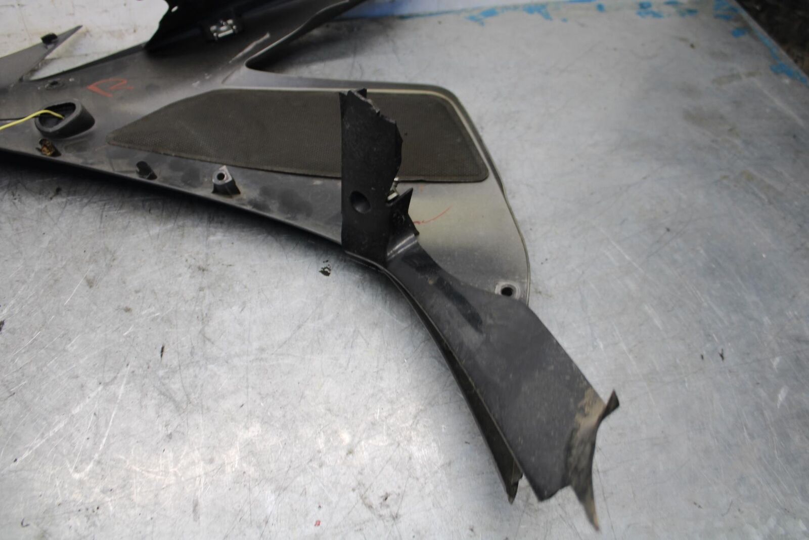 04-06 YAMAHA YZF R1 RIGHT LOWER MID UPPER SIDE FAIRING COWL  BB432
