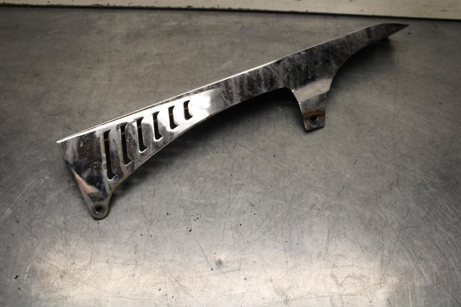 06-14 YAMAHA ROADLINER S XV1900S MAIN DRIVE CHAIN GUARD BB619