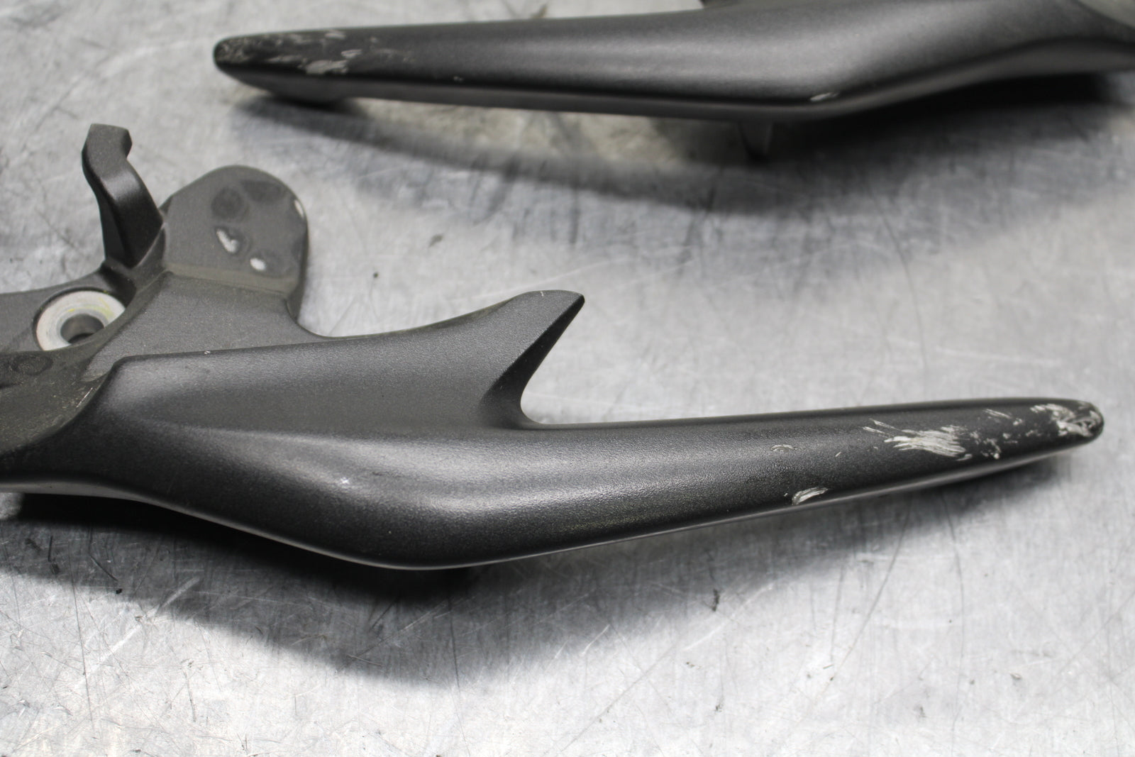 15-16 HONDA CB300F PASSENGER REAR SEAT GRAB BAR HANDLE SET BB740