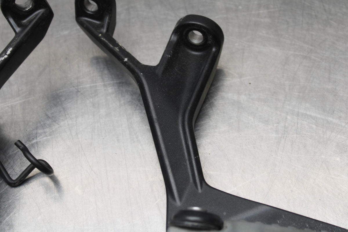 24 KAWASAKI NINJA 500 ABS REAR BACK PASSENGER PEG SET PAIR BB818