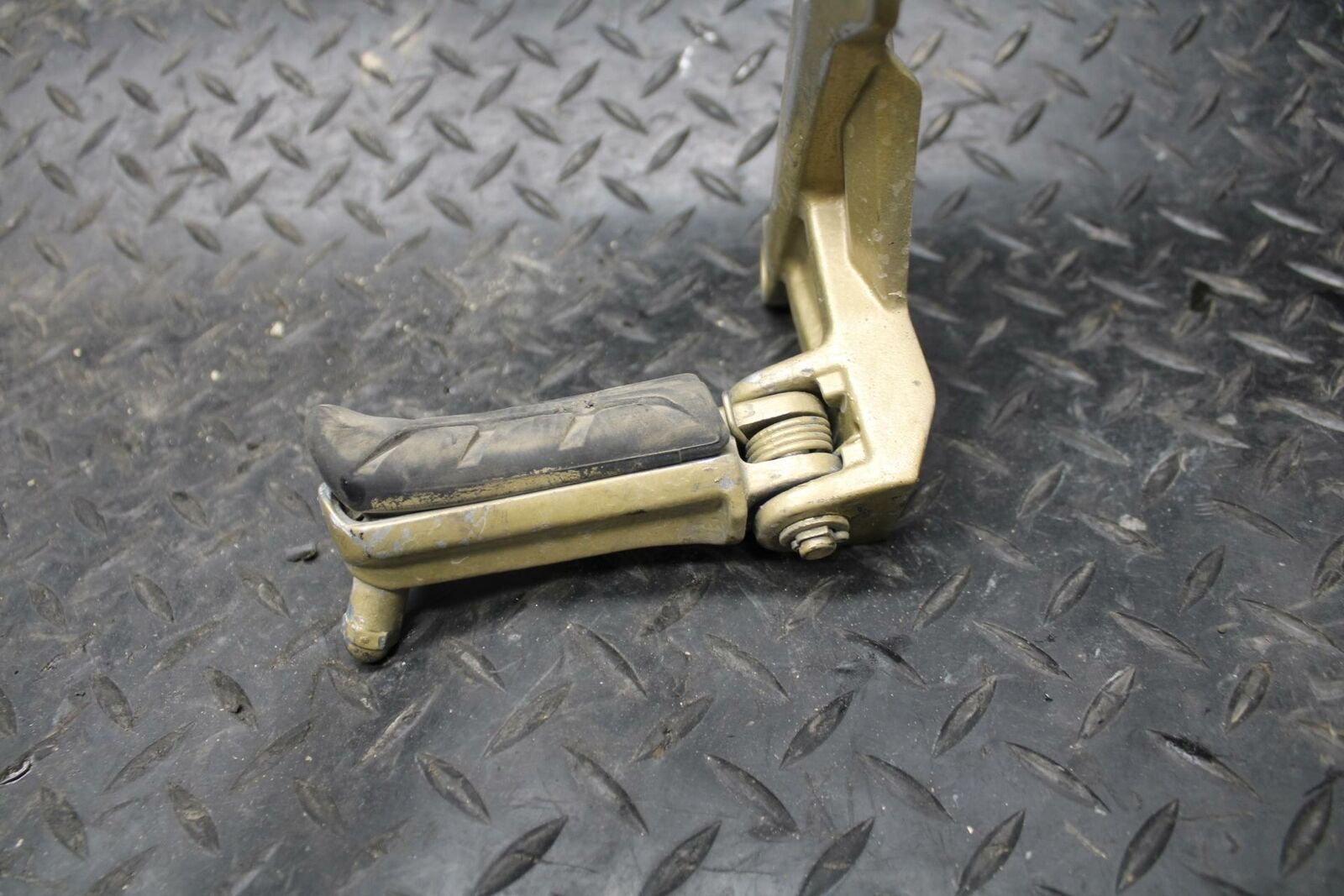 16-18 HONDA CBR500R LEFT REARSET REAR SET DRIVER FOOT PEG REST STOP BB231