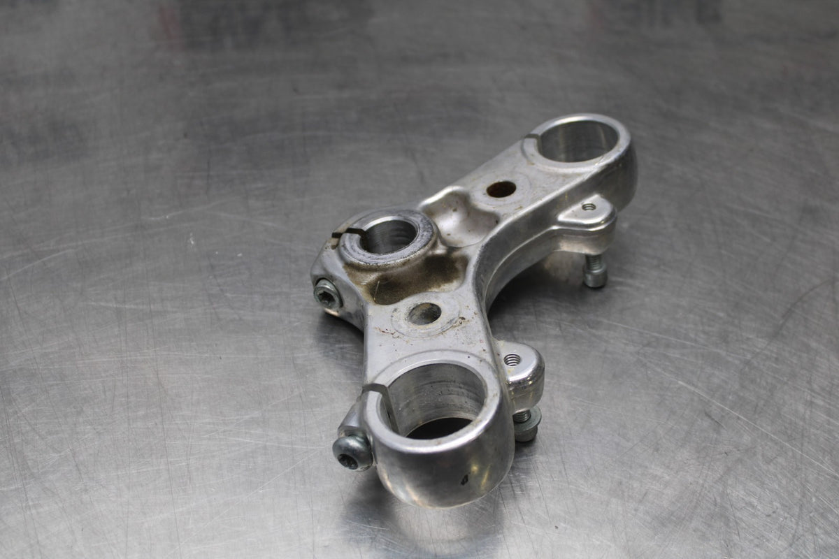 07 HARLEY-DAVIDSON SPORTSTER 1200 CUSTOM XL1200C UPPER TRIPLE TREE CLAMP BB833