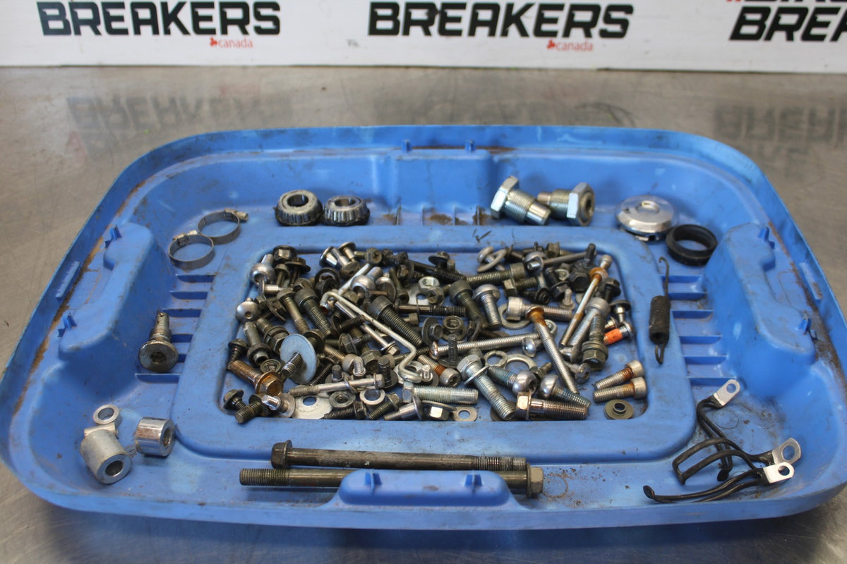07 SUZUKI BOULEVARD M50 MOUNTING BOLTS HARDWARE SCREWS BB897