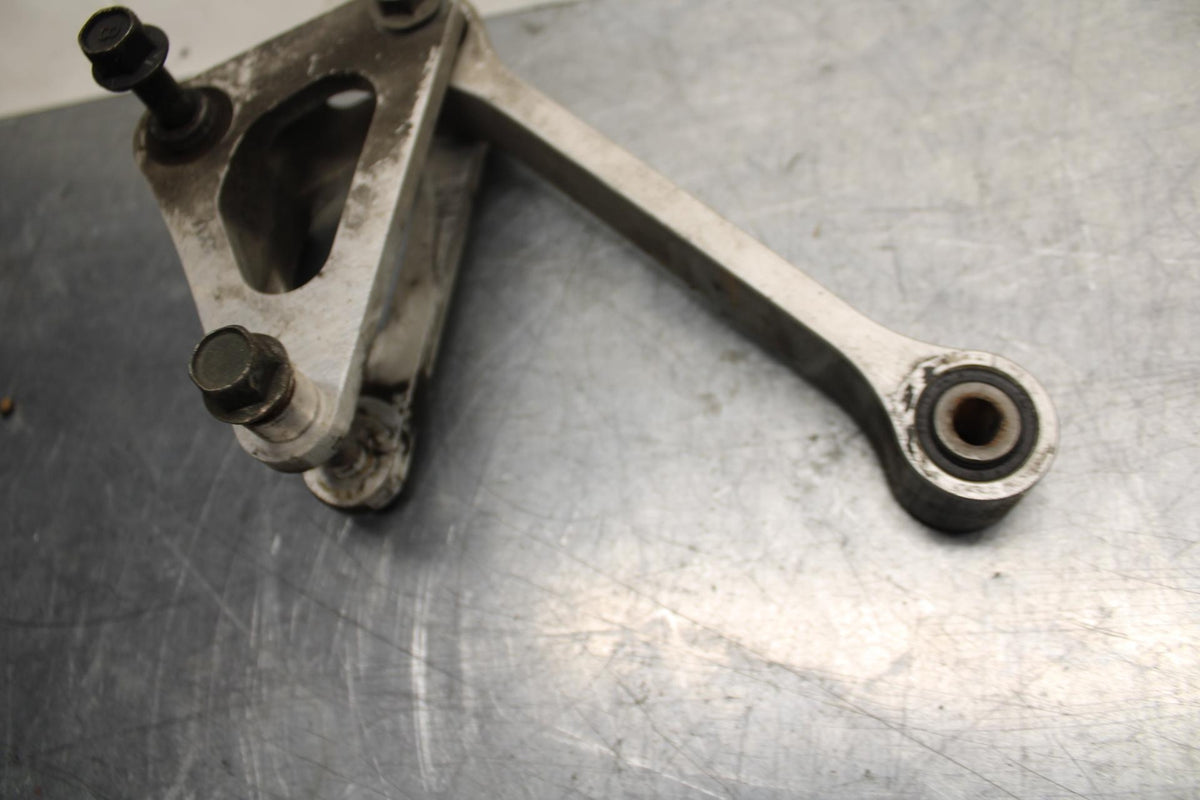 98-99 YAMAHA YZF R1 REAR DOGBONE SHOCK LINKAGE LINK 4XV-2217A-00-00 BB74