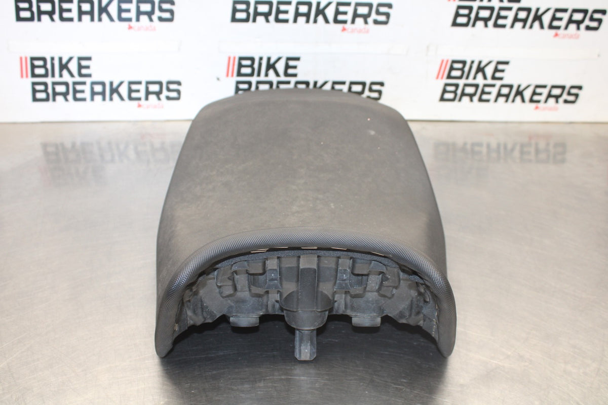 19 BMW F750GS FRONT REAR SEAT SADDLE BB938