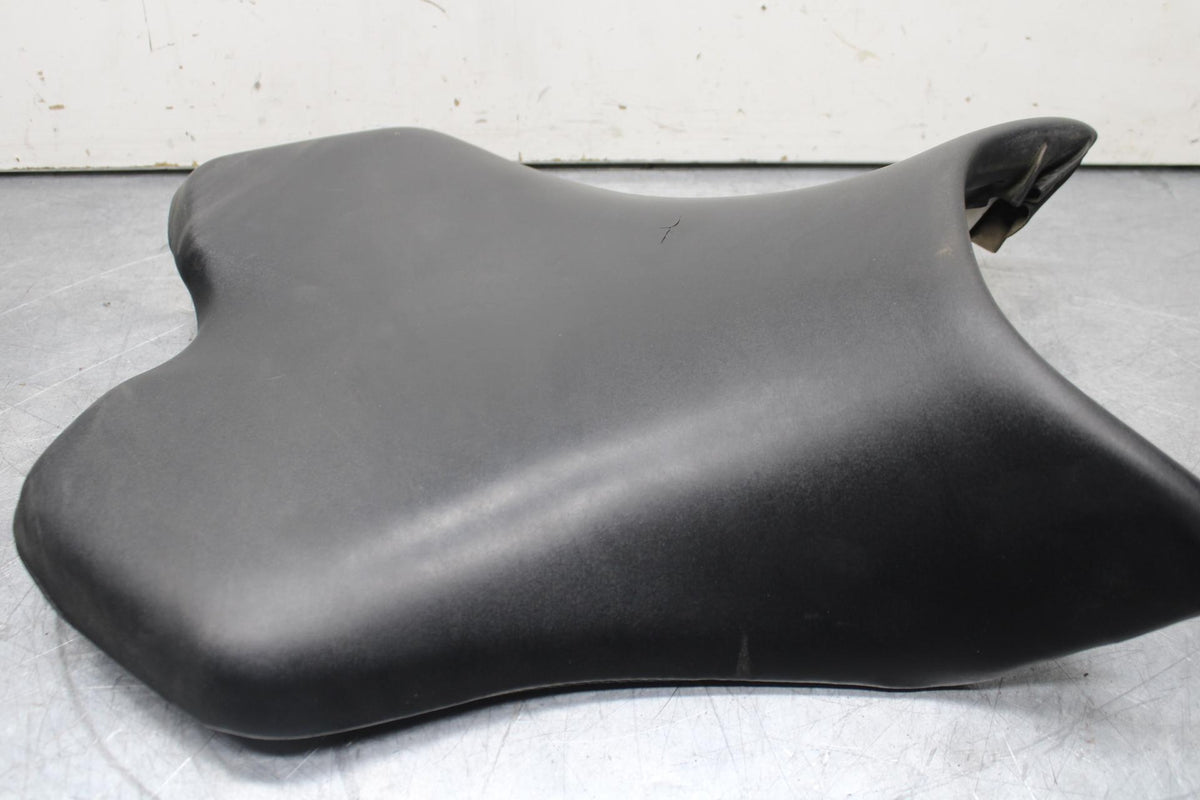 2007 Yamaha YZF R1 FRONT DRIVERS SEAT PAD SADDLE PILLION 4C8-24710-00-00 BB483
