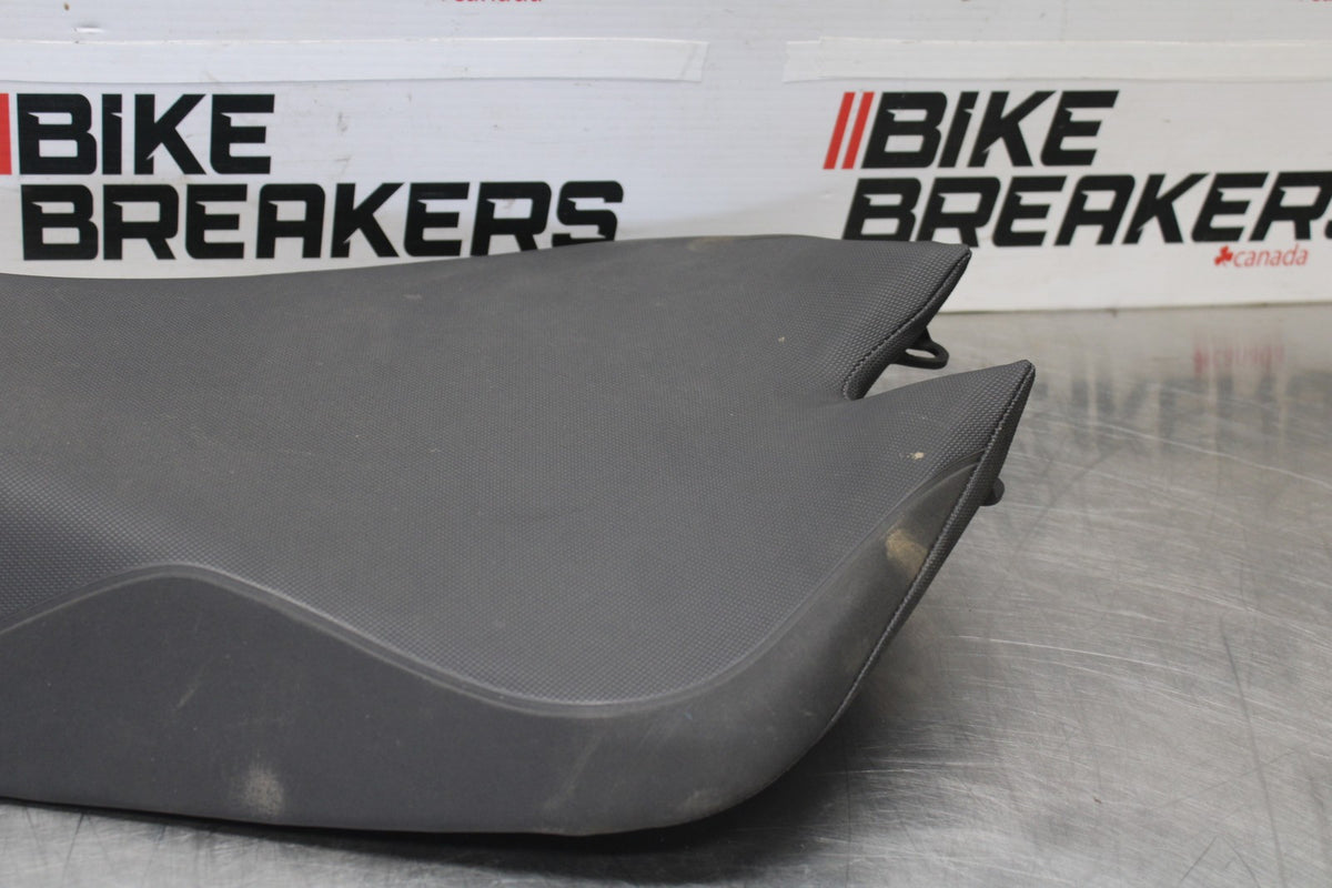 24 APRILIA TUONO V4 1100 FACTORY ABS FRONT DRIVERS SEAT PAD SADDLE PILLION BB887