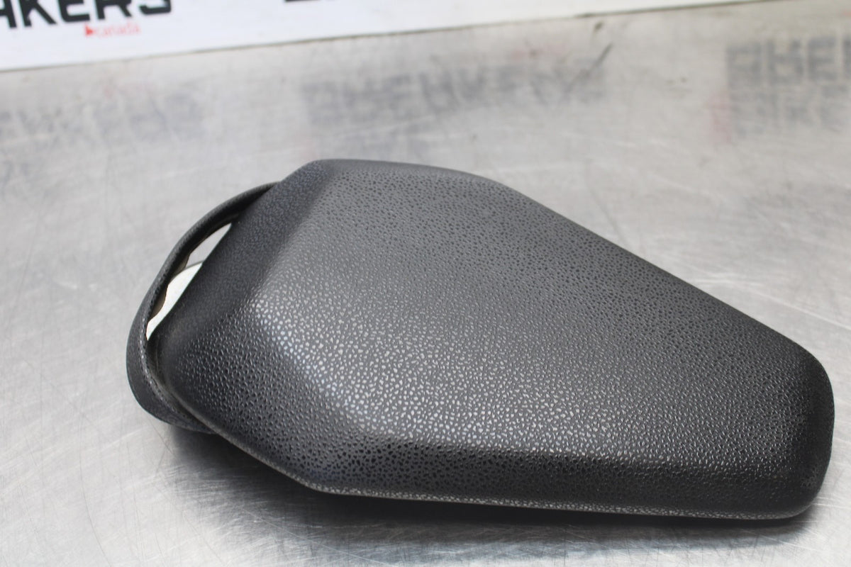 25 KAWASAKI Z900 REAR BACK PASSENGER TANDEM SEAT PAD SADDLE PILLION BB928