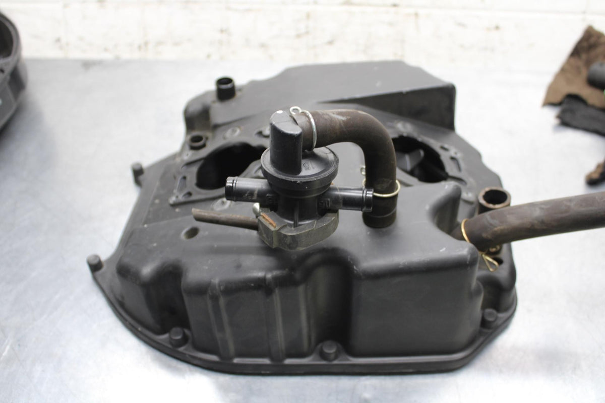 2000 Honda Super Hawk 1000 VTR1000F AIRBOX AIR INTAKE FILTER BOX BB577