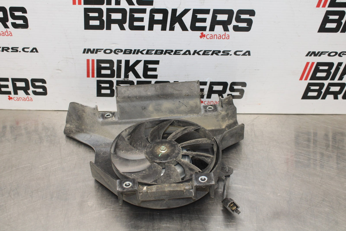 18-23 KAWASAKI NINJA 400 EX400 ABS ENGINE RADIATOR COOLING FAN BB795