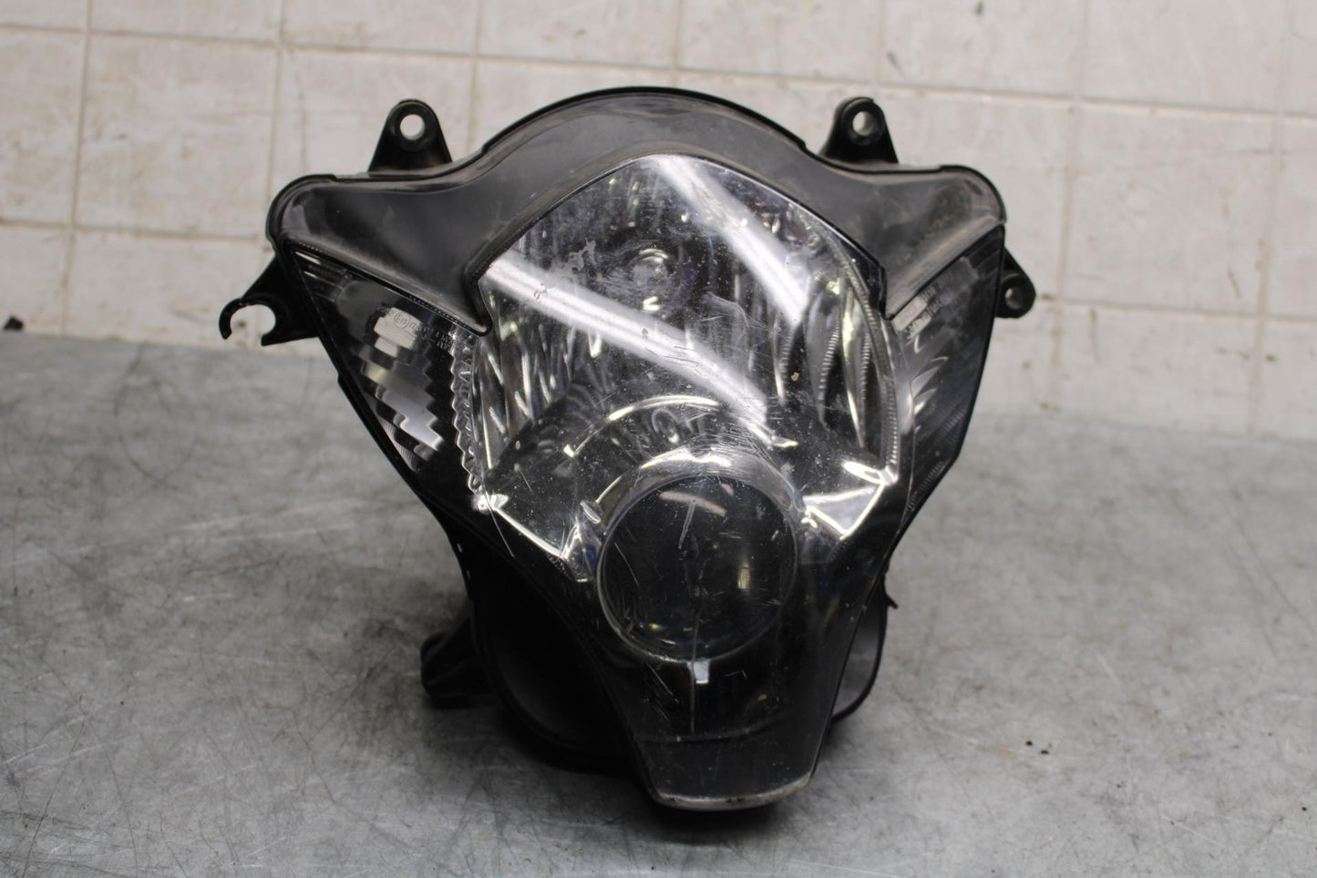 06-07 SUZUKI GSXR600 FRONT HEADLIGHT HEAD LIGHT LAMP BB543