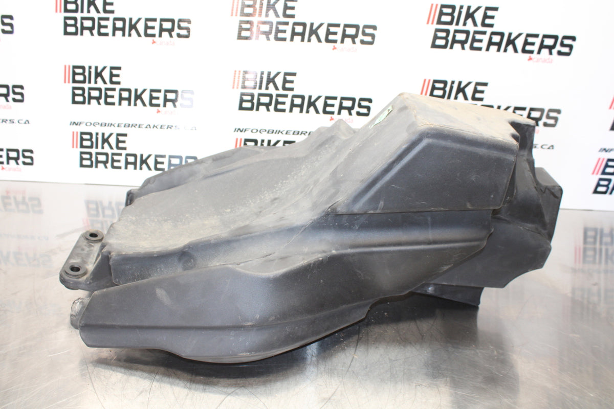 06-12 BMW F800ST GAS TANK FUEL CELL PETROL RESERVOIR BB144