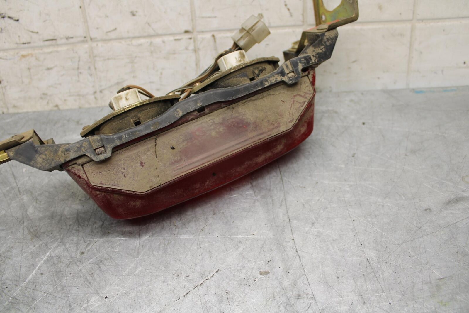 1993 Suzuki GSXR1100W REAR TAIL TAILLIGHT BACK BRAKE LIGHT BB46