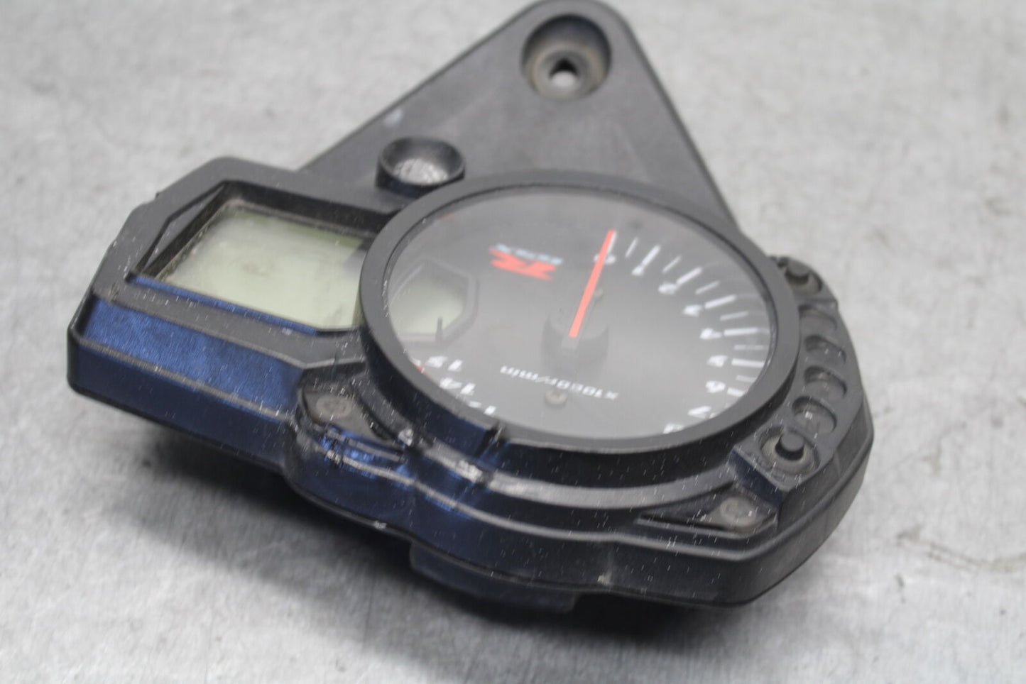 05-06 SUZUKI GSXR1000 SPEEDO TACH GAUGES CLUSTER SPEEDOMETER TACHOMETER BB677