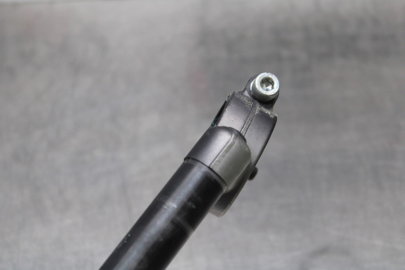 11-22 SUZUKI GSXR 600  LEFT CLIP ON HANDLEBAR BB193