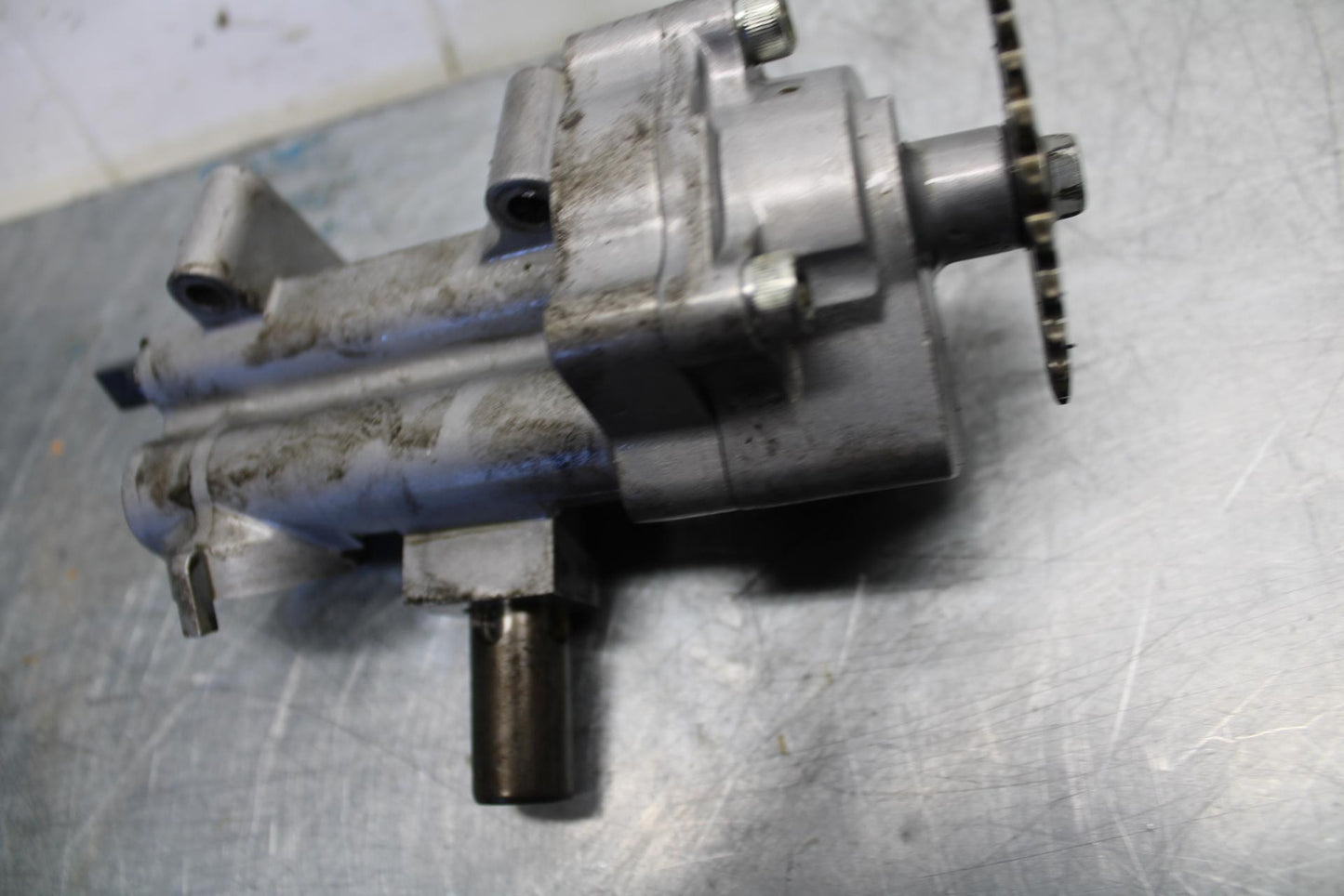 06-07 SUZUKI GSXR600 ENGINE MOTOR OIL PUMP BB447