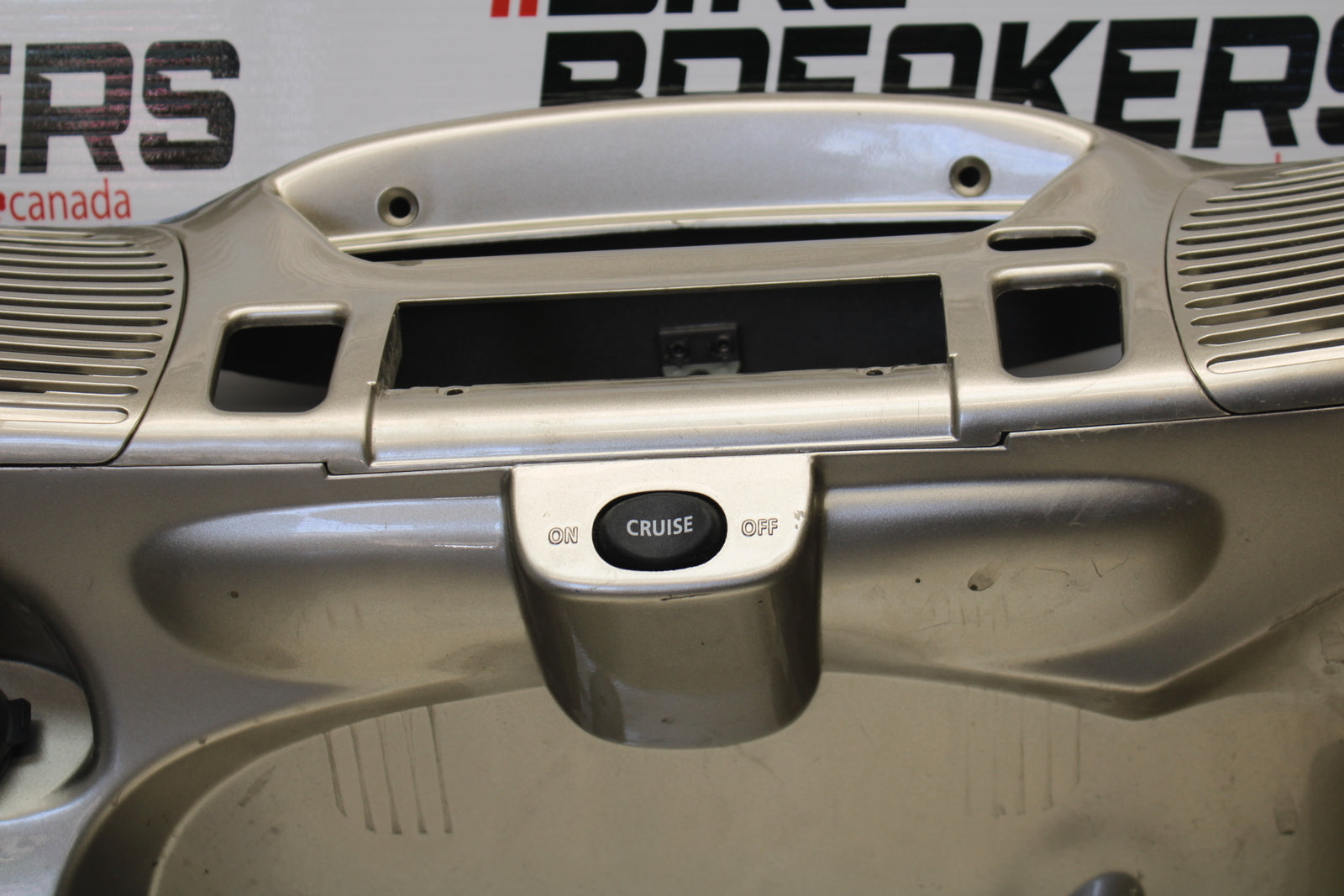 09 YAMAHA ROYAL STAR XVZ1300TF VENTURE FRONT UPPER FAIRING NOSE COWL BB151