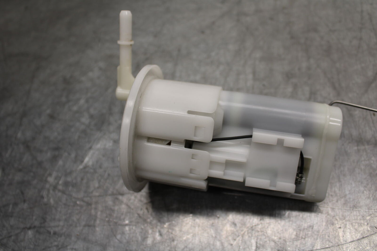 22-24 YAMAHA XSR900 FUEL PUMP GAS PETROL SENDER UNIT BB710