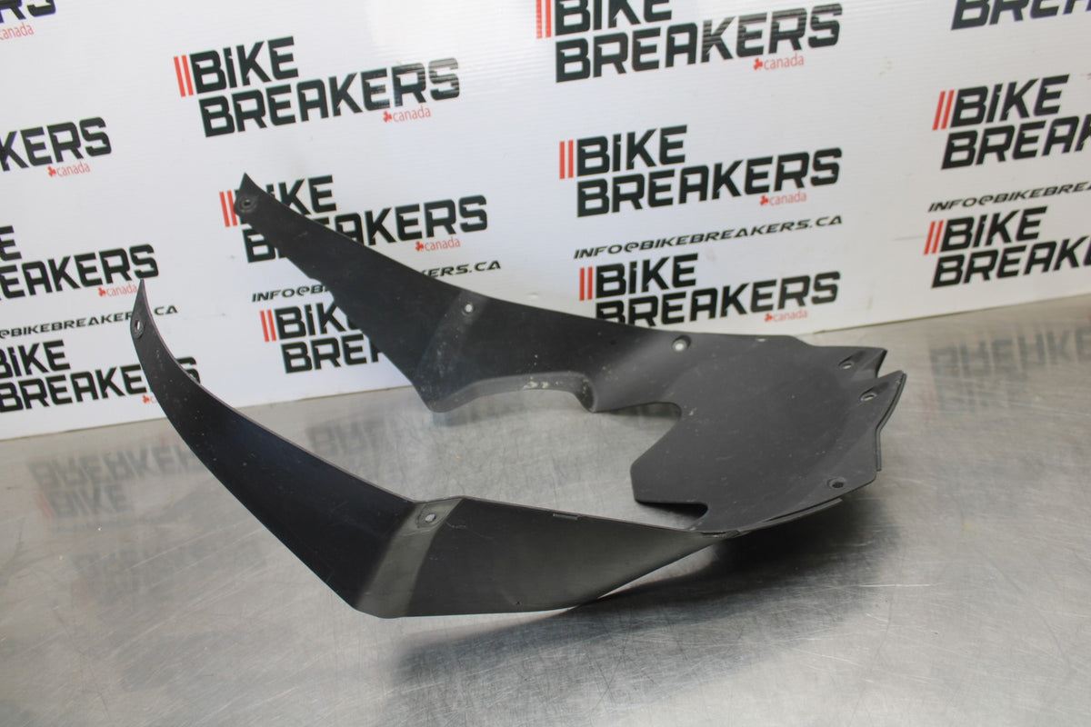 24-25 KAWASAKI NINJA ZX4R LOWER FRONT UPPER INNER HEADLIGHT COWL FAIRING  BB610