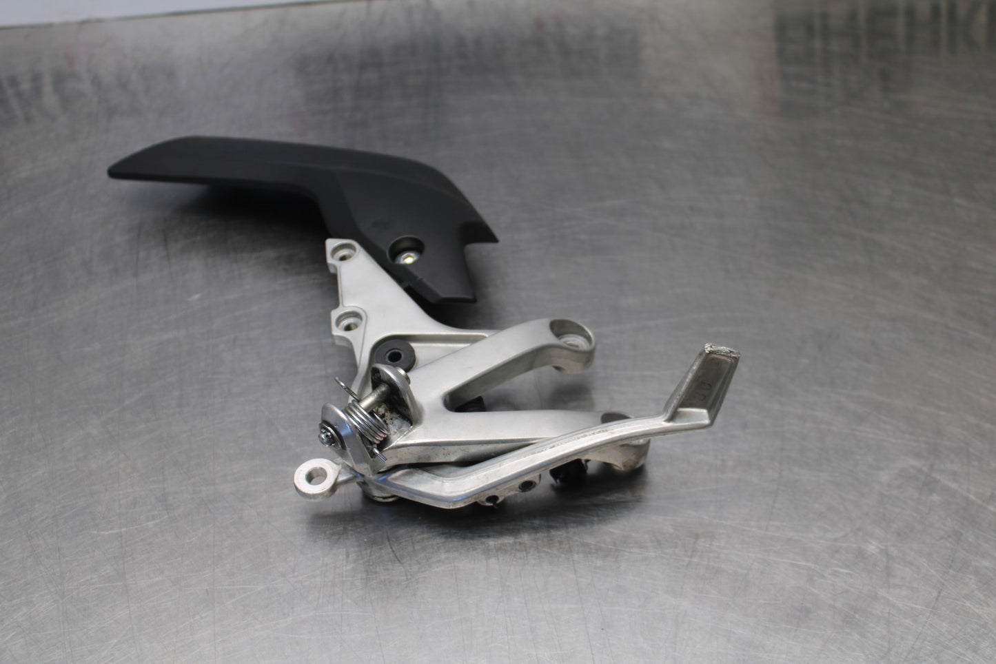 13-24 HONDA CBR600RR RIGHT REARSET REAR SET DRIVER FOOT PEG REST STOP BB772