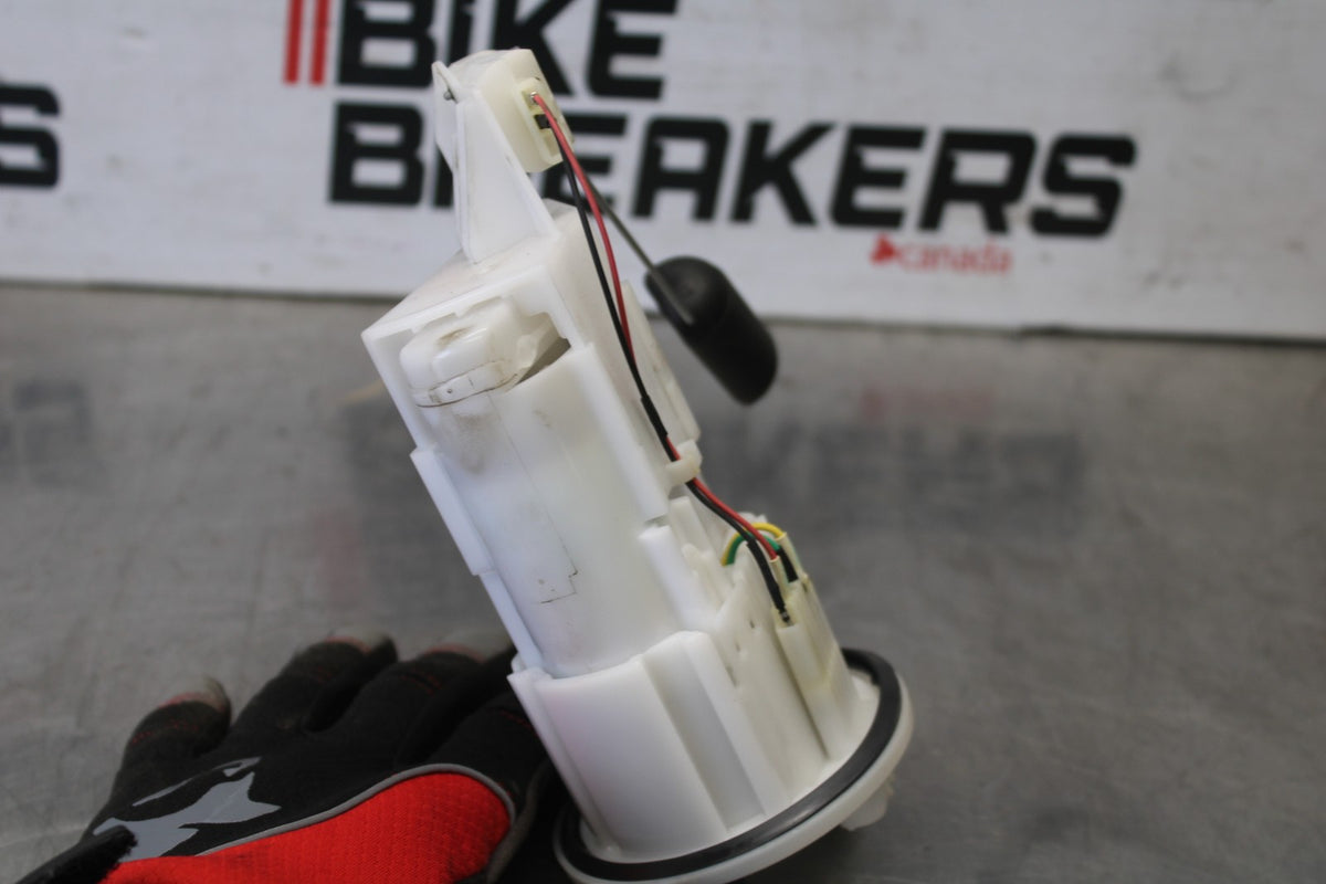 24-25 KAWASAKI NINJA 500 EX500J ABS FUEL PUMP GAS PETROL SENDER UNIT BB934