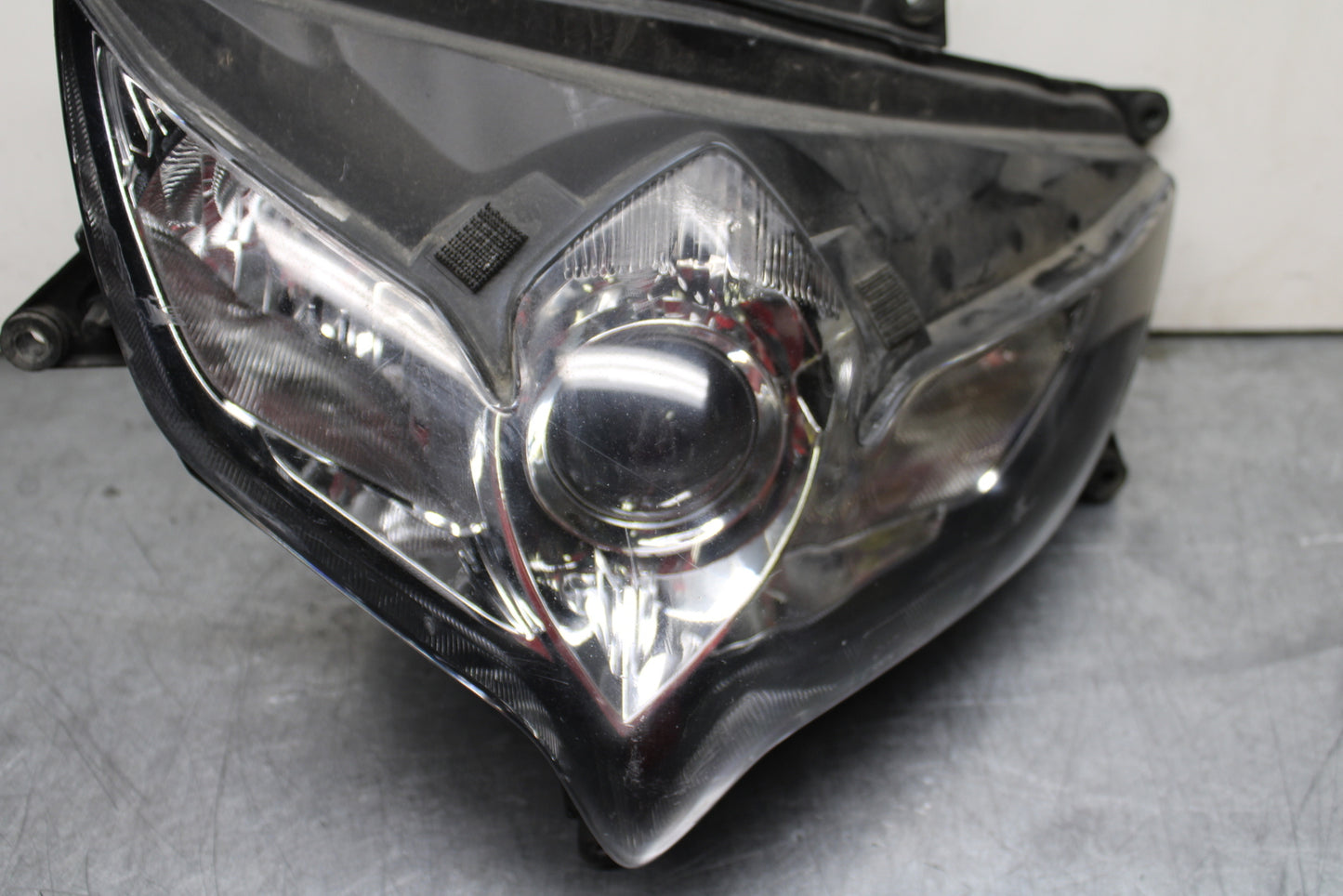 08-10 SUZUKI GSXR 600 FRONT HEADLIGHT HEAD LIGHT LAMP BB753