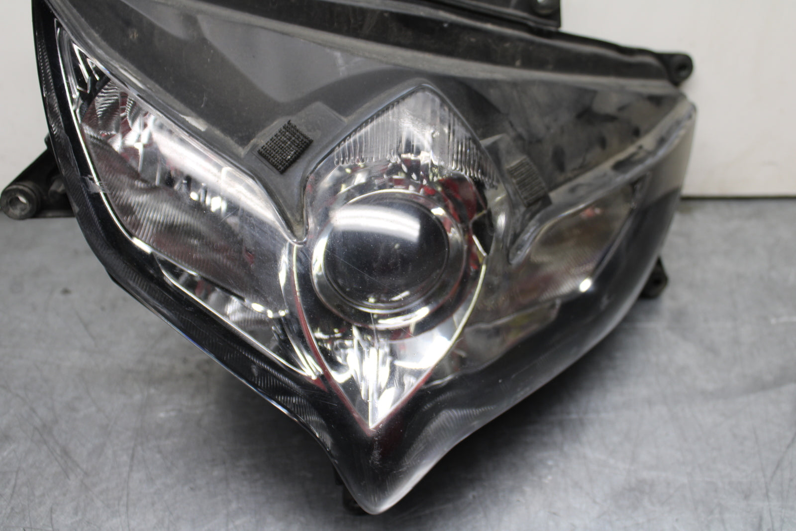 08-10 SUZUKI GSXR 600 FRONT HEADLIGHT HEAD LIGHT LAMP BB753