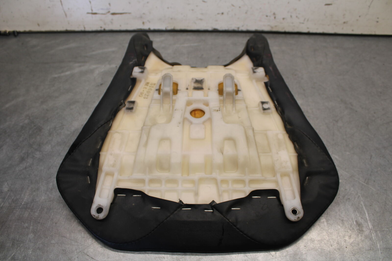 05-06 HONDA CBR600RR FRONT DRIVERS SEAT PAD SADDLE PILLION 77100-MEE-D00 BB655
