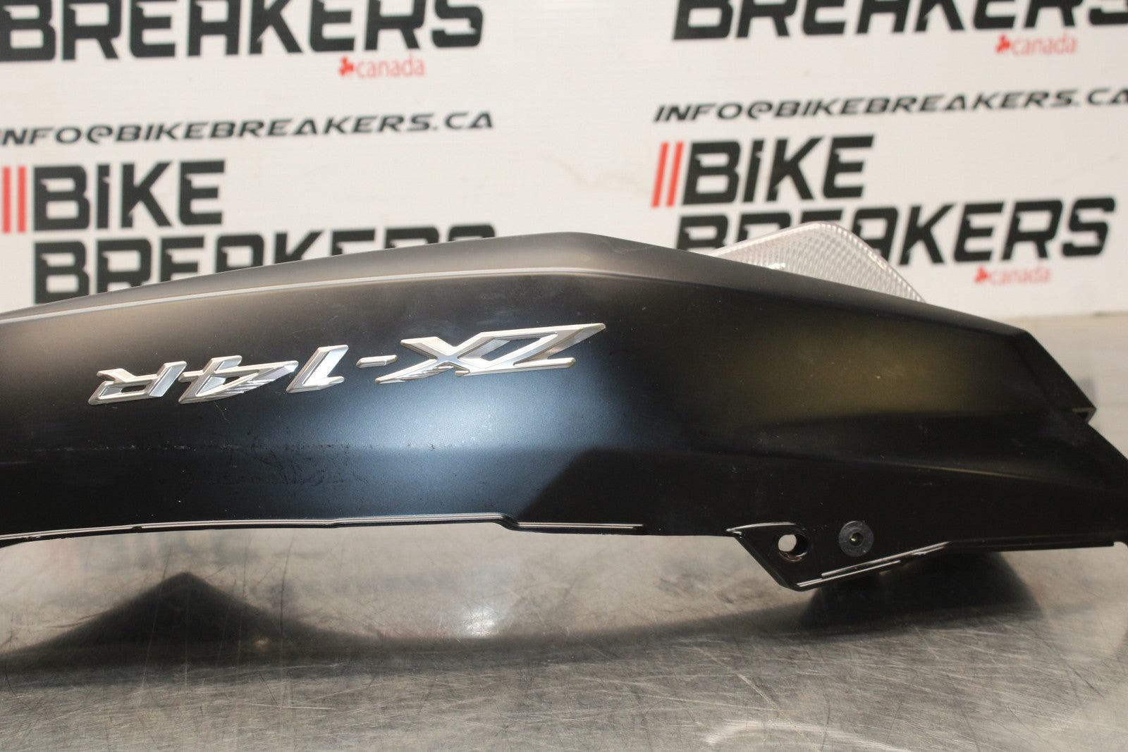 23-24 KAWASAKI NINJA ZX14R NEW!! RIGHT REAR BACK TAIL FAIRING COWL & LIGHT BB764