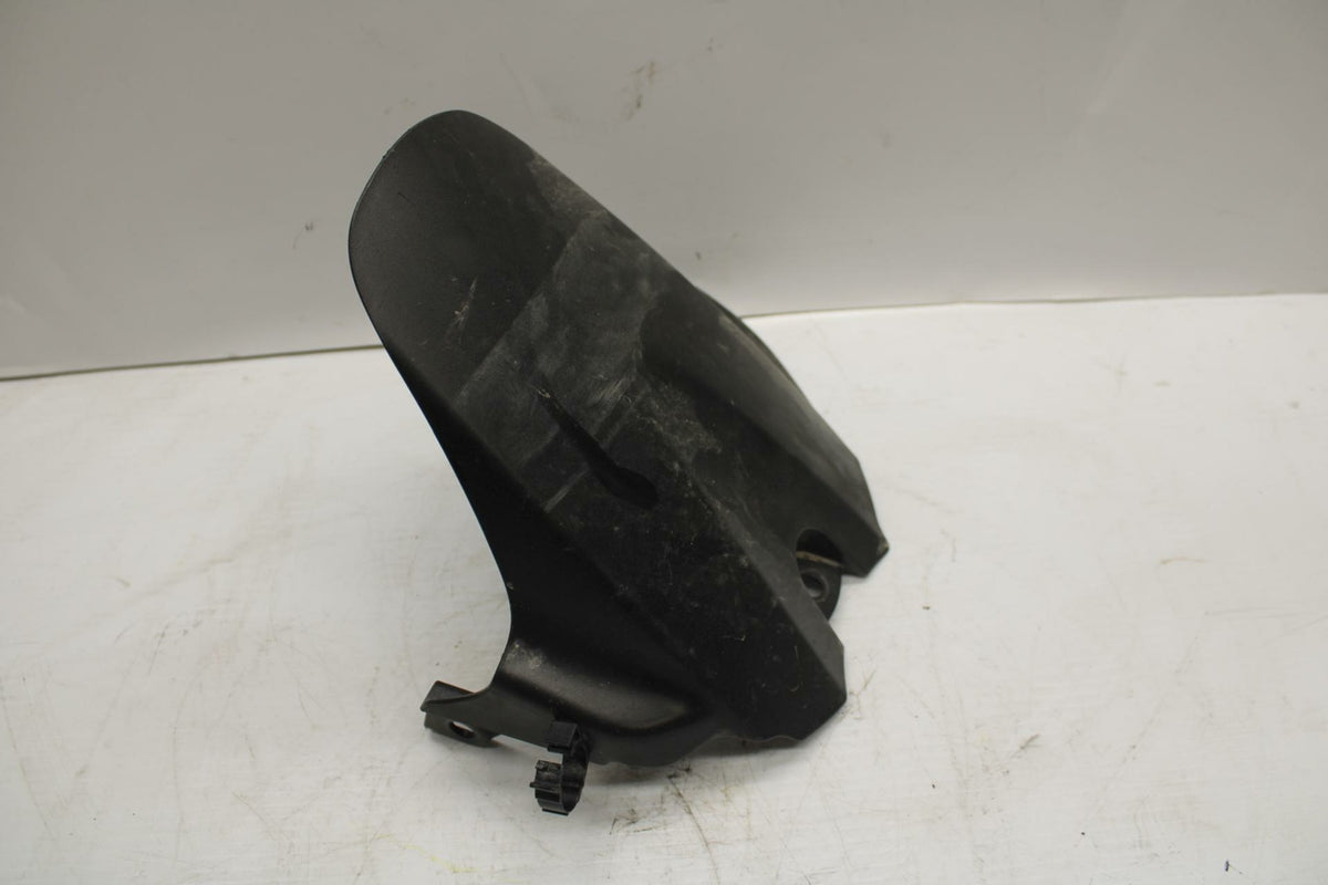 08-09 SUZUKI GSXR600 REAR BACK WHEEL TIRE HUGGER FENDER 63112-37H00-019 BB262