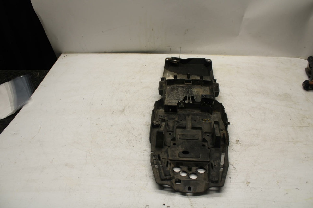 07-16 TRIUMPH STREET TRIPLE REAR BACK TAIL UNDERTAIL BATTERY TRAY PLASTIC BB361