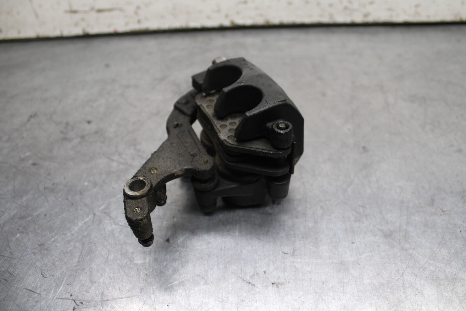 15-16 HONDA CB300F RIGHT FRONT BRAKE CALIPER BB740