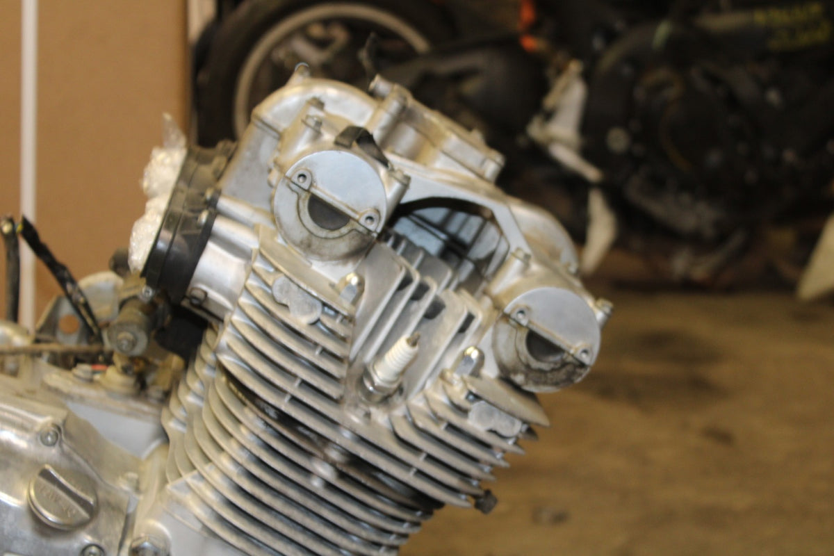 77 SUZUKI GS750 ENGINE MOTOR BB779