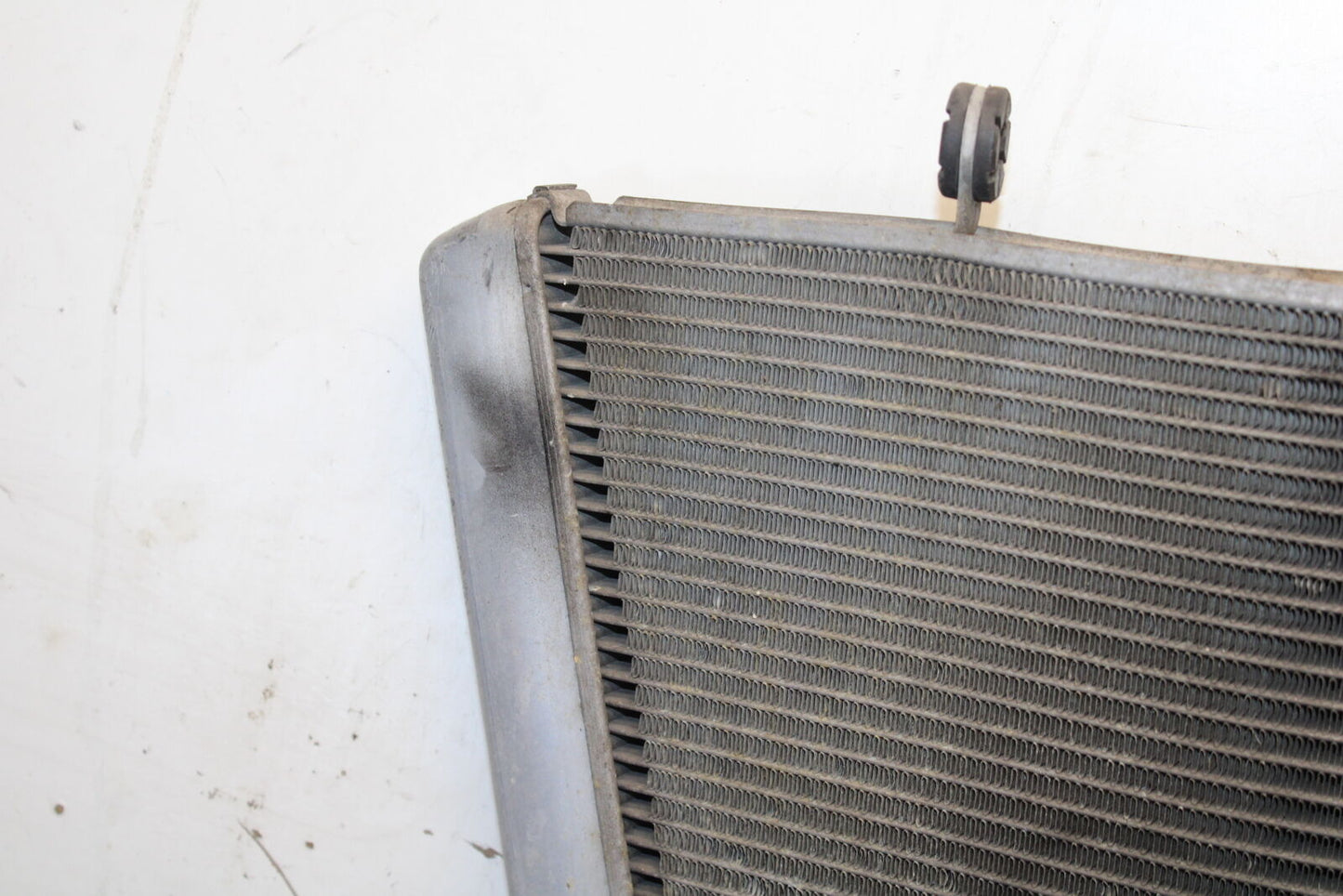 05-06 SUZUKI GSXR1000 ENGINE RADIATOR MOTOR COOLER COOLING 17710-41G00 BB677