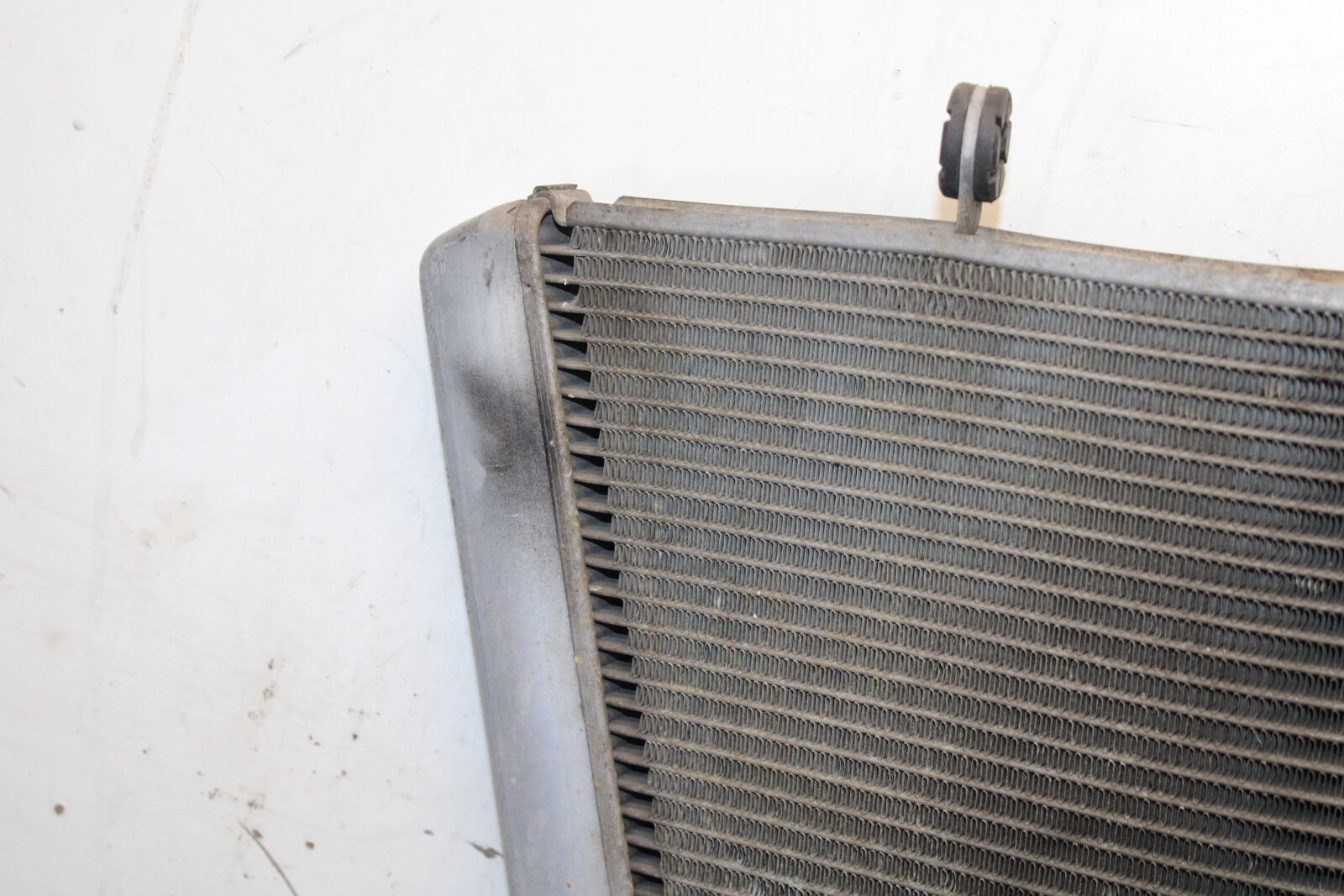 05-06 SUZUKI GSXR1000 ENGINE RADIATOR MOTOR COOLER COOLING 17710-41G00 BB677