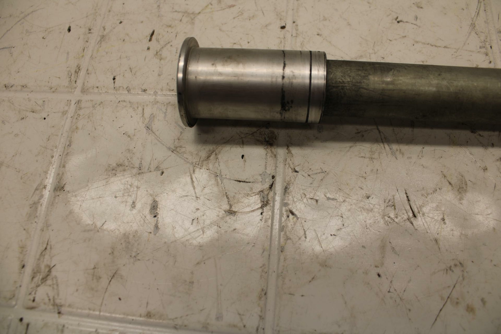 04-05 SUZUKI GSXR750 FRONT WHEEL RIM AXLE PIVOT BOLT 54711-35F10 BB11