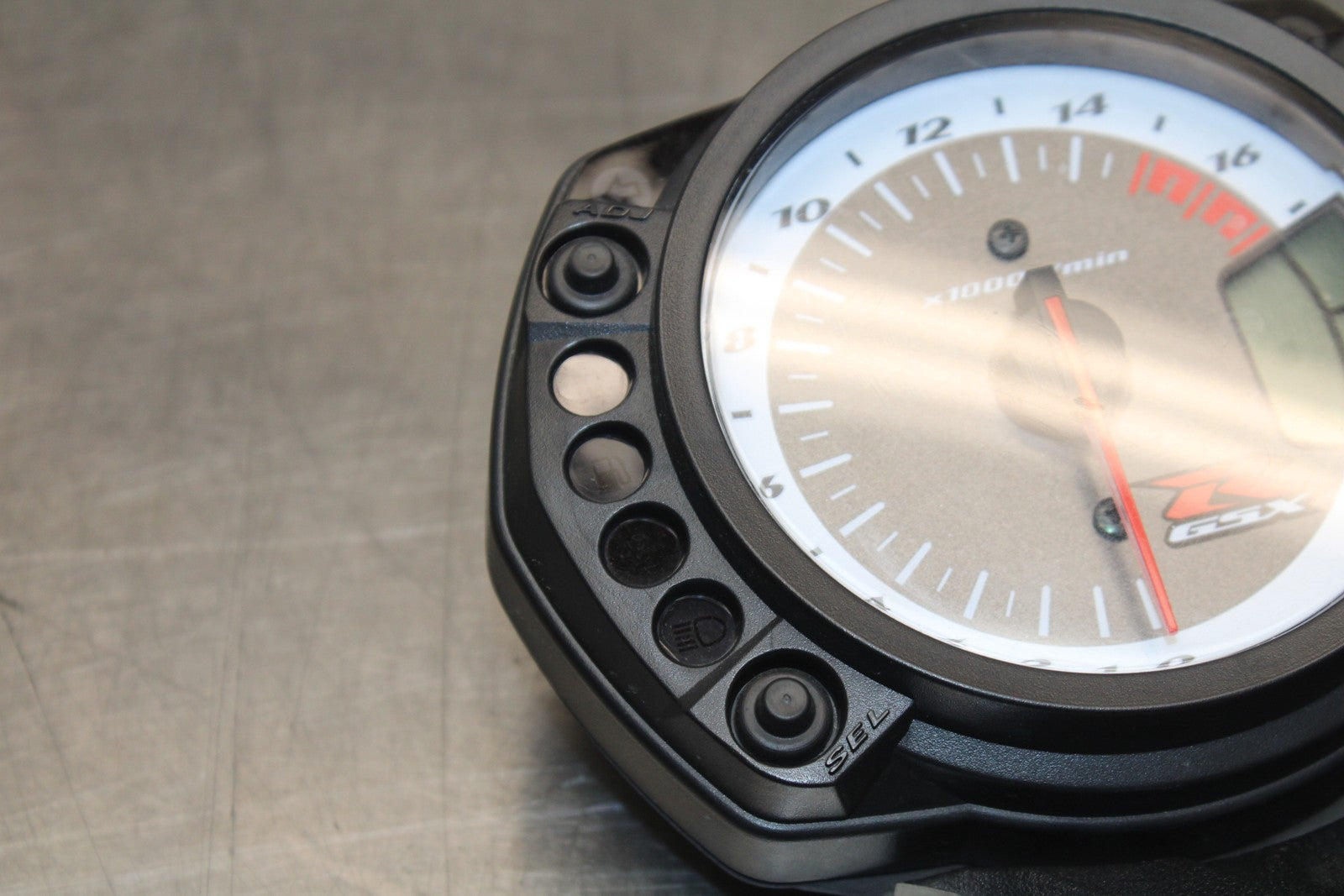 08-10 SUZUKI GSXR 600 SPEEDO GAUGES DISPLAY CLUSTER SPEEDOMETER TACHOMETER BB202