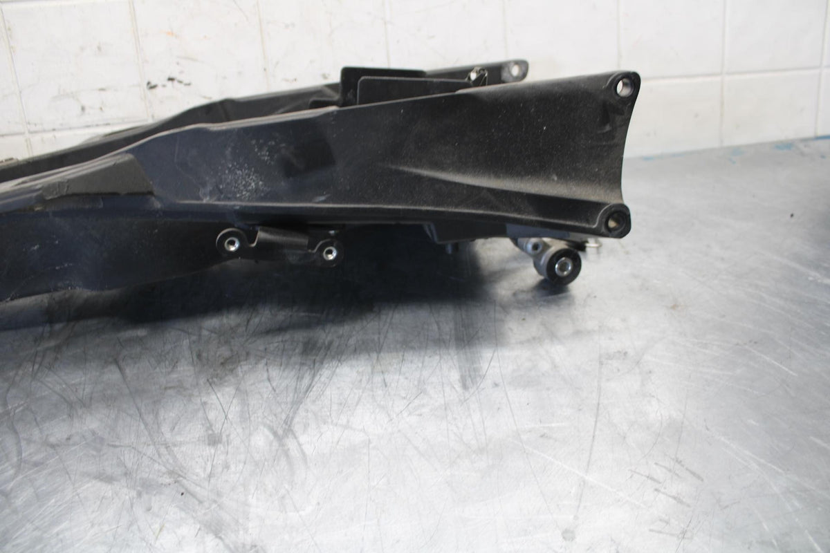 04-06 YAMAHA YZF R1 REAR SUBFRAME BACK SUB FRAME 5VY-21190-00-00 BB491