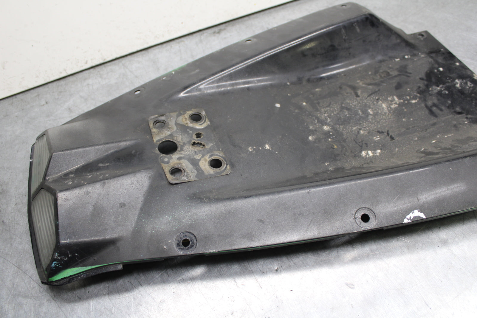03-05 YAMAHA YZF R6  REAR BACK TAIL UNDERTAIL FAIRING COWL FENDER BB751