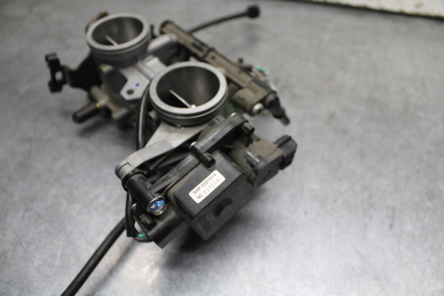 18-24 KAWASAKI NINJA 650 MAIN FUEL INJECTORS / THROTTLE BODIES BB725