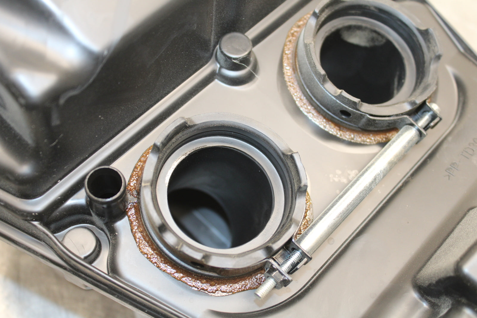 18-24 KAWASAKI NINJA 650 AIRBOX AIR INTAKE FILTER BOX BB725