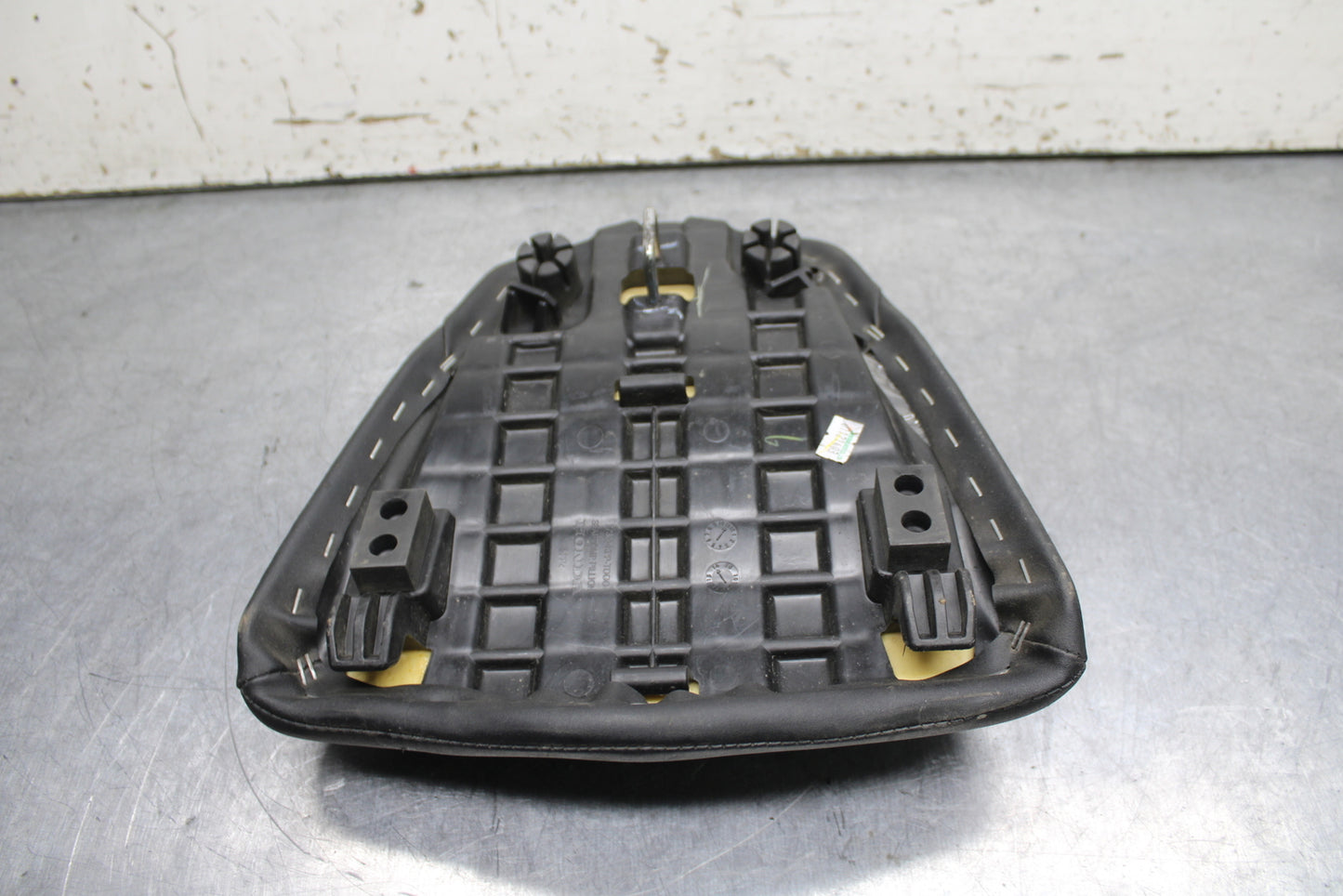15-16 HONDA CB300F REAR BACK PASSENGER TANDEM SEAT PAD SADDLE PILLION BB740