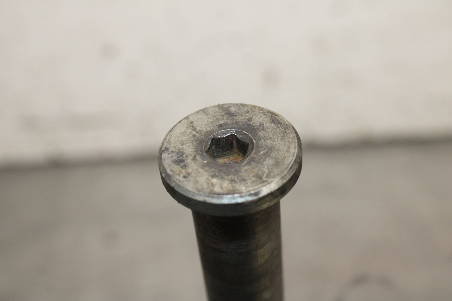 12-13 KAWASAKI Z1000 REAR AXLE BACK WHEEL RIM PIVOT BOLT AXEL BB743